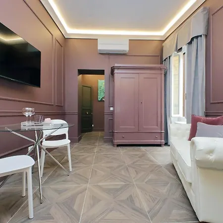 Ych-butterfly Flat Close Trevi Fountain Appartement Rome